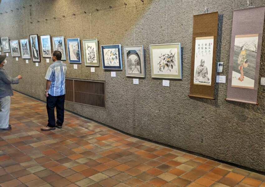 越谷サンシティで開かれた「第15回越谷墨美展」