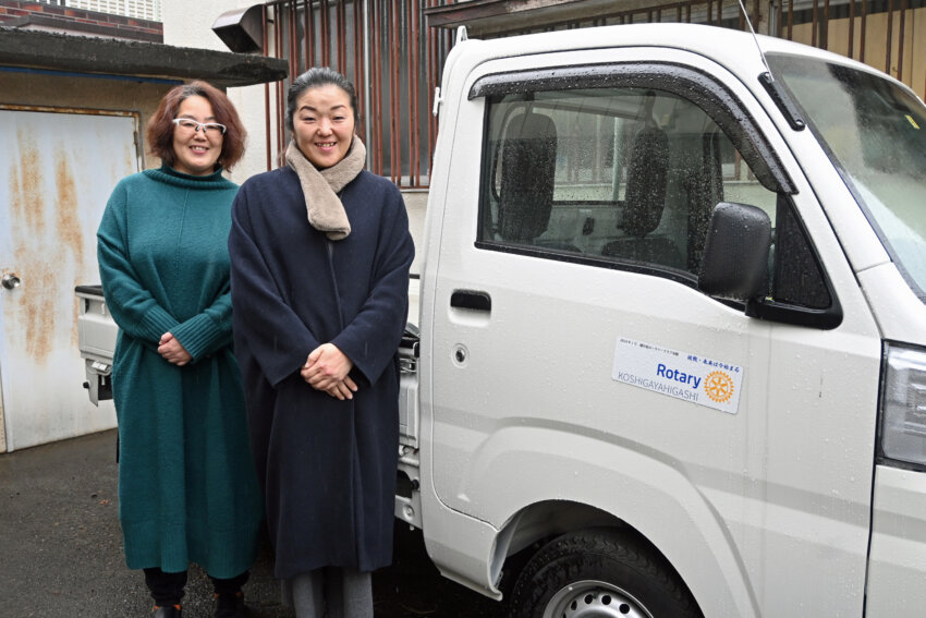 「移動式子ども食堂」実現へ向け準備を
進める、青山さん（右）と増田さん（左